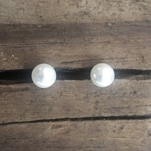 Ocean Pearl post earrings